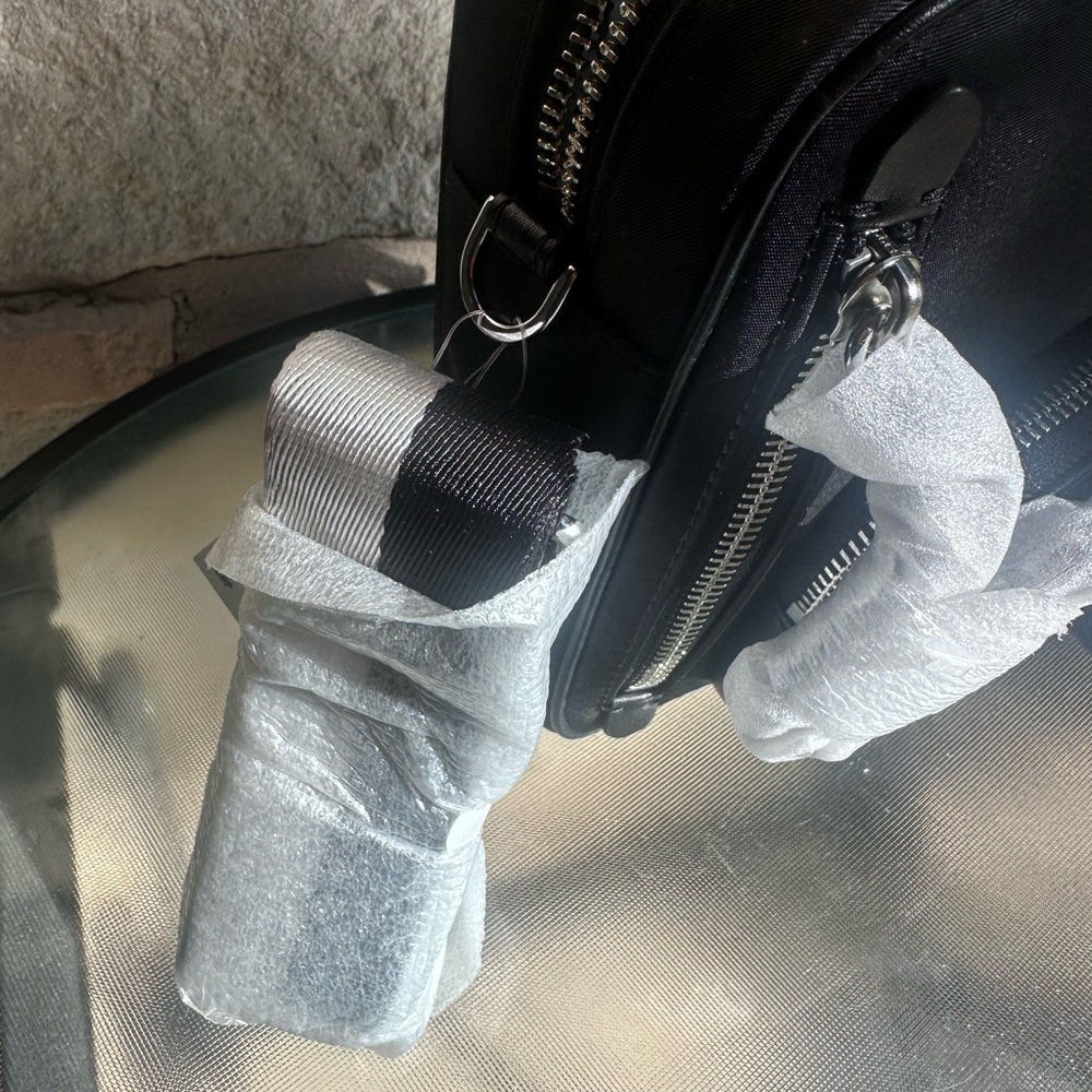 Michael Kors Black Multi Utility Bag - Picture 8 of 8